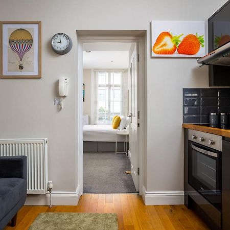 Contemporary Ground Floor Apartment - Town Centre With Parking! Cheltenham Luaran gambar