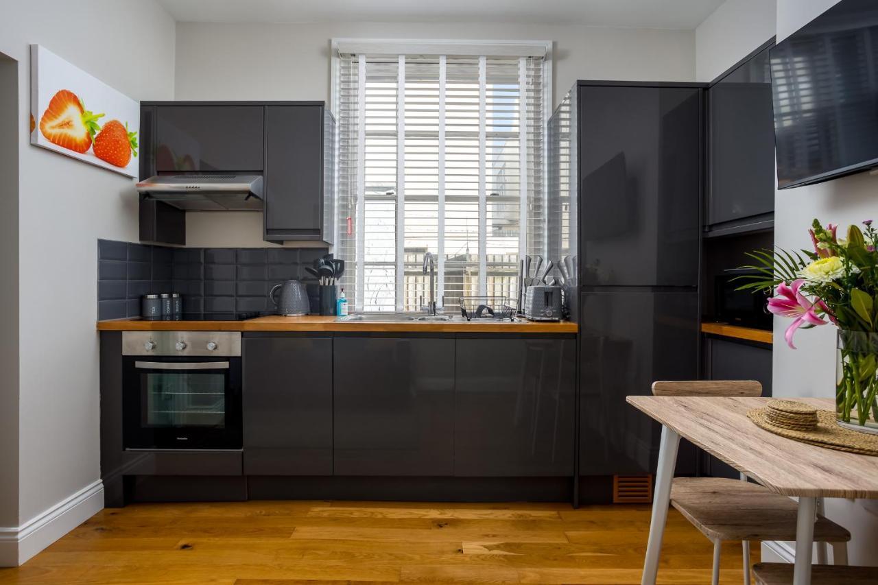 Contemporary Ground Floor Apartment - Town Centre With Parking! Cheltenham Luaran gambar