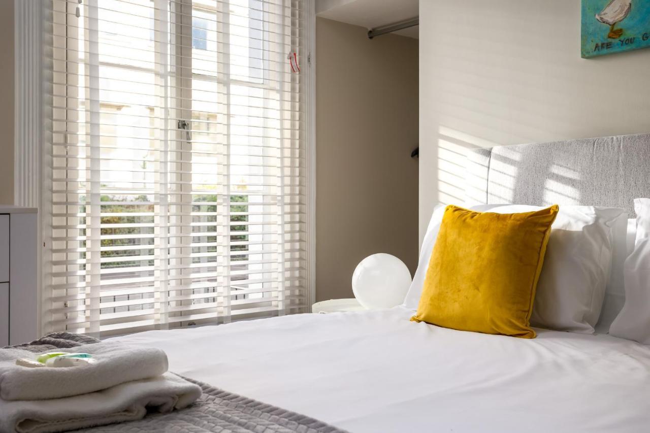 Contemporary Ground Floor Apartment - Town Centre With Parking! Cheltenham Luaran gambar